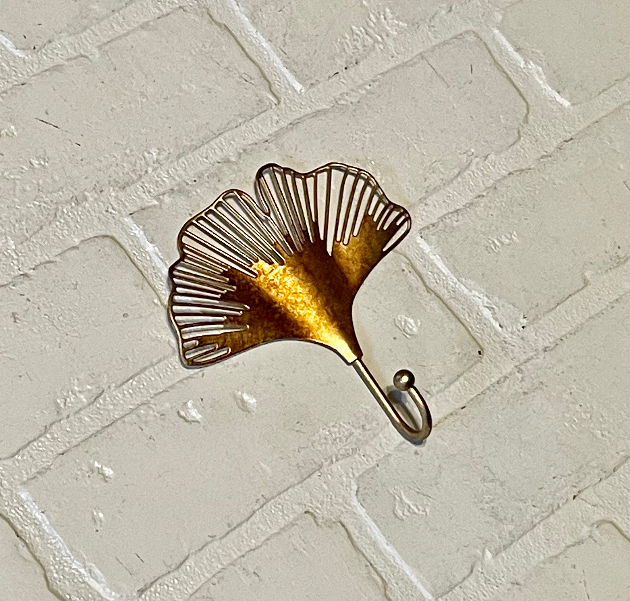 Antique Gold Ginkgo Hook